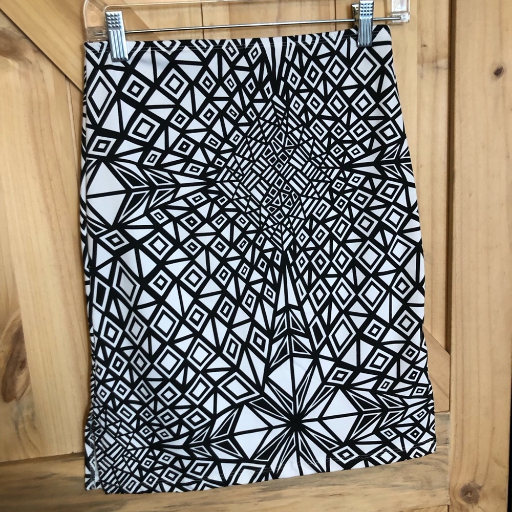 Geometric Black and White Pencil Skirt Women’s Size S